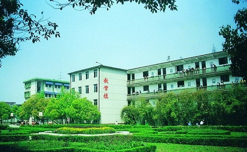 武汉市卫生学校教学楼.jpg